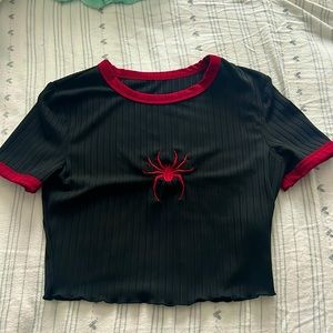 •spider crop top